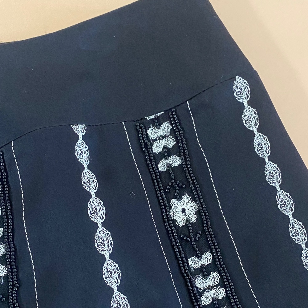 Albert Nipon Black Mini Skirt with White Vertical Embroidery - Picture 4 of 5
